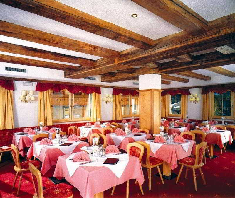 Hotel Cristallo Canazei Exteriér fotografie